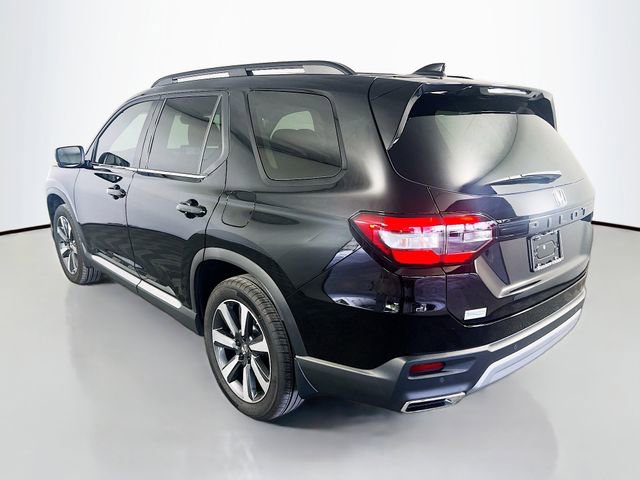Used 2025 Honda Pilot Touring image 6