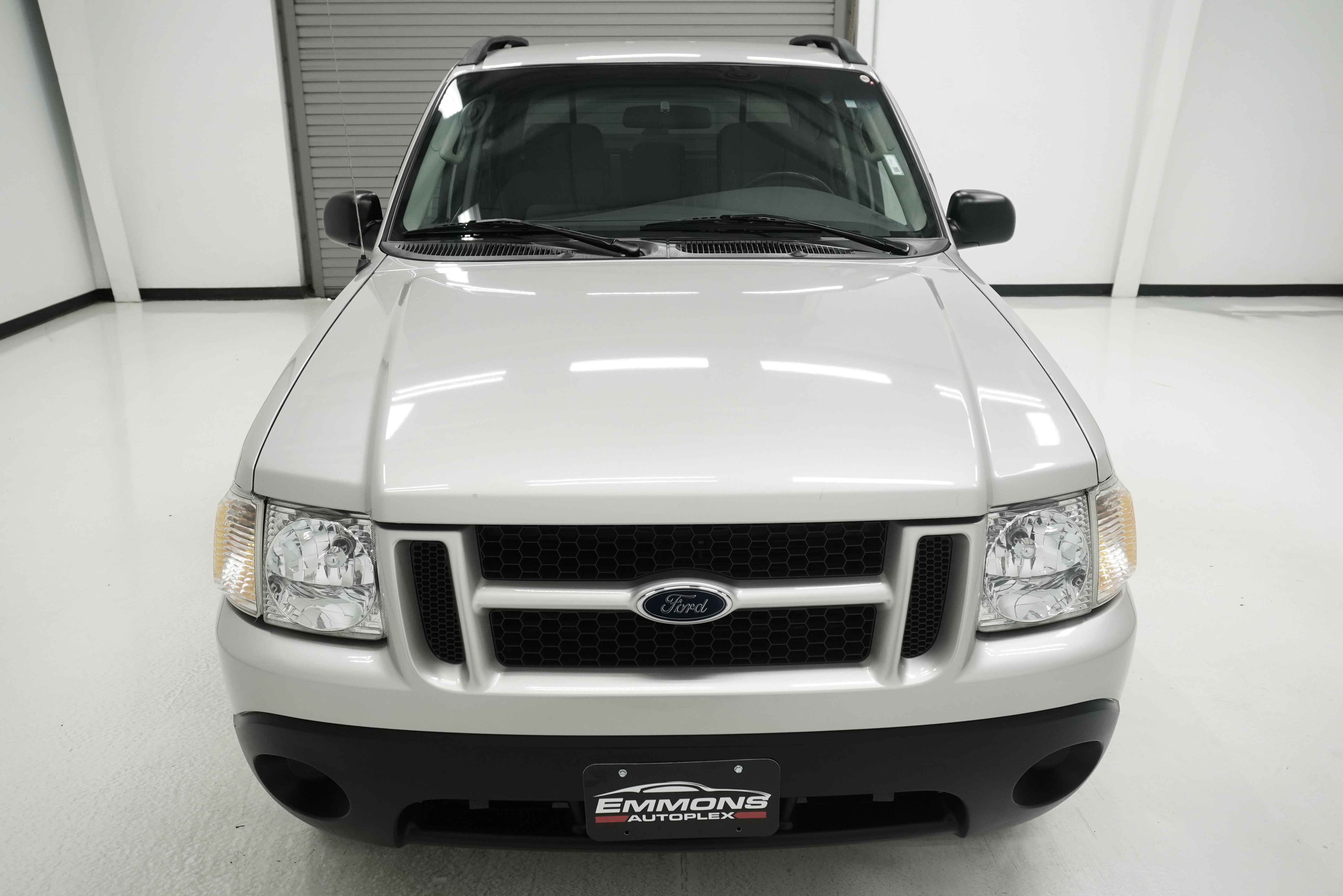 Used 2005 Ford Explorer Sport Trac Adrenalin RWD image 2