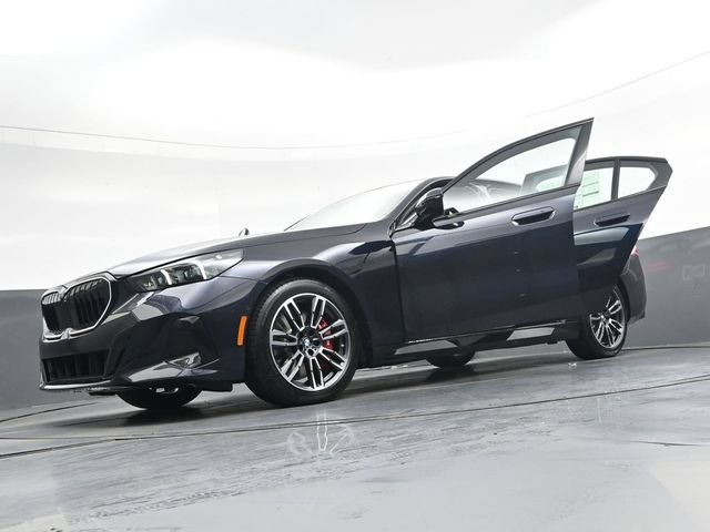 New 2027 BMW 540i xDrive w/ M Sport Package AWD/4WD image 48