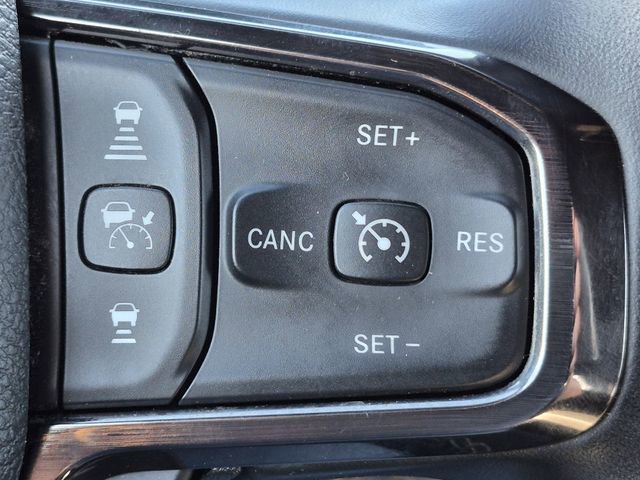 Used 2025 RAM 3500 Limited AWD/4WD image 17