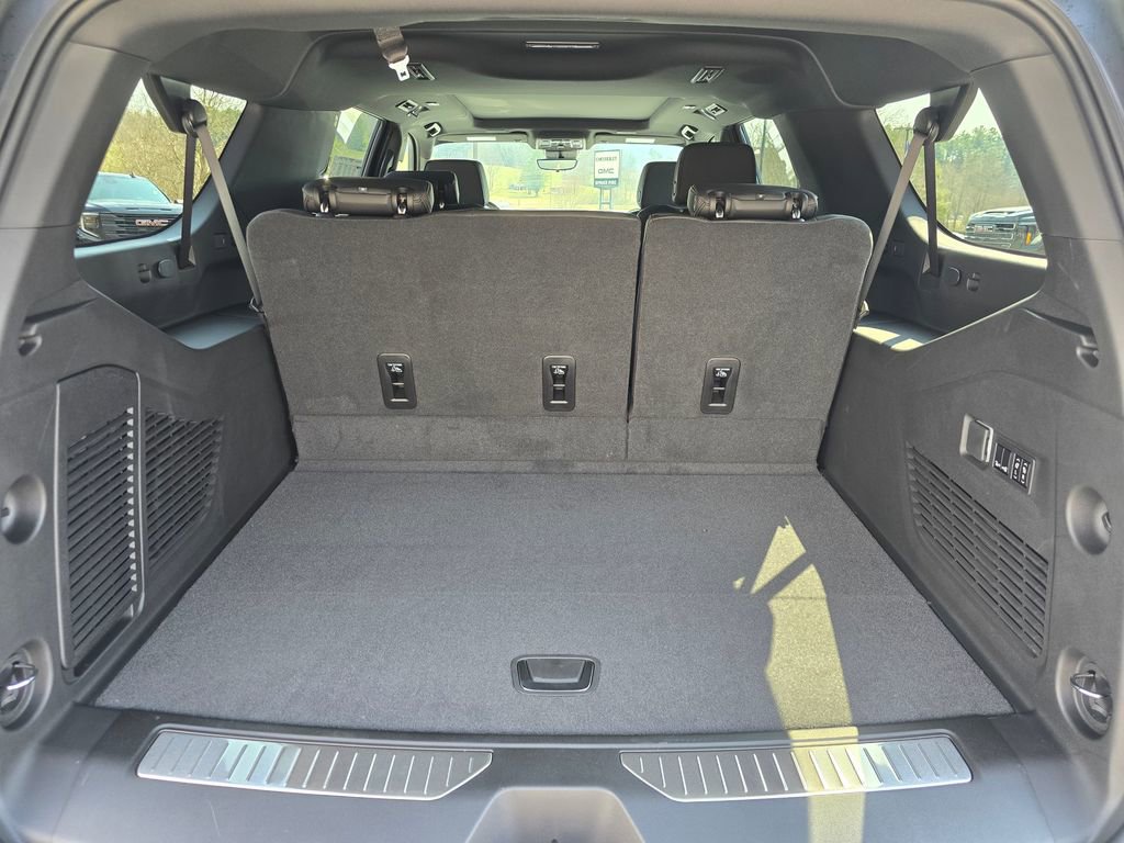 New 2026 Chevrolet Suburban High Country image 15