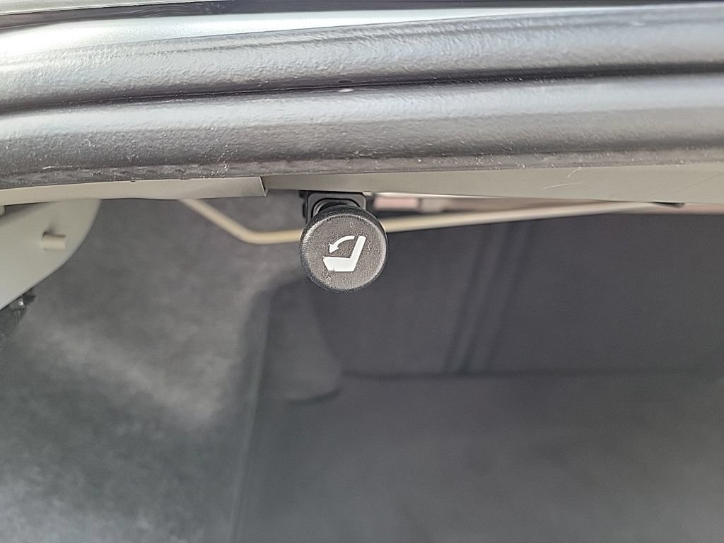 Used 2024 Nissan Altima 2.5 SV FWD image 17