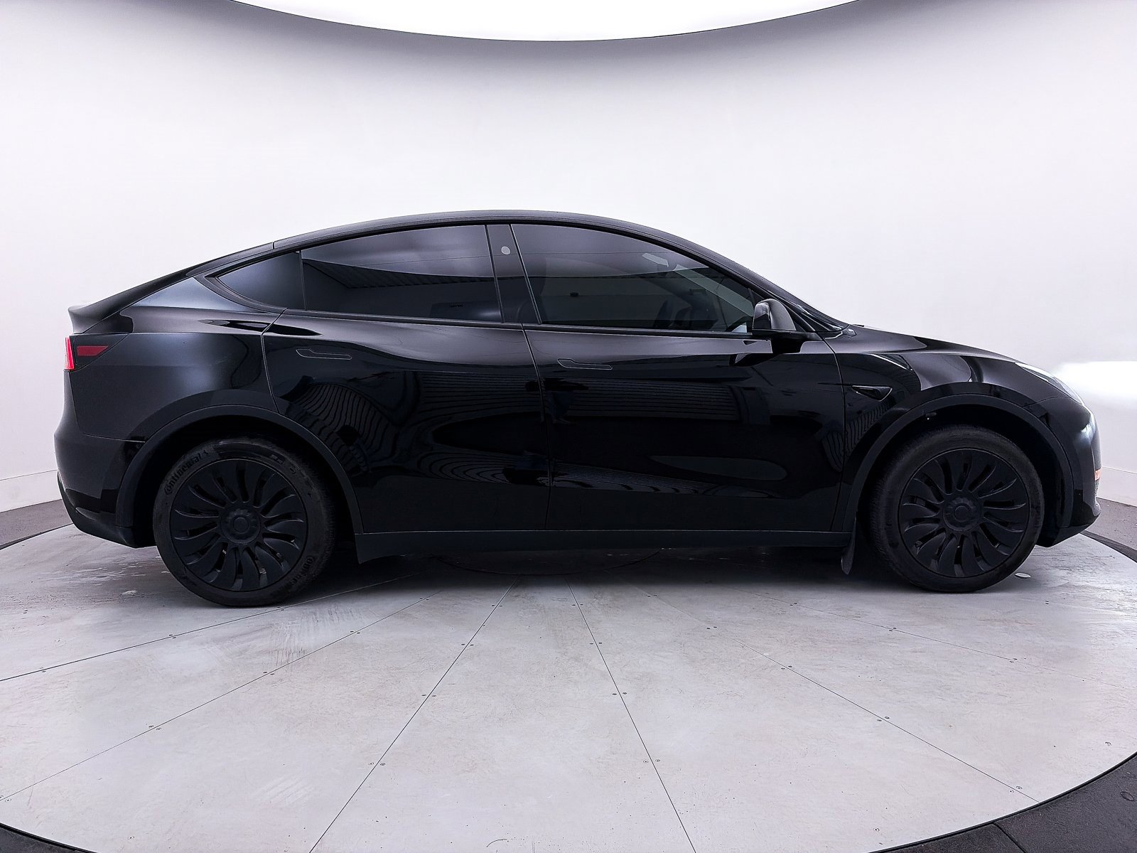 Used 2025 Tesla Model Y Long Range image 35
