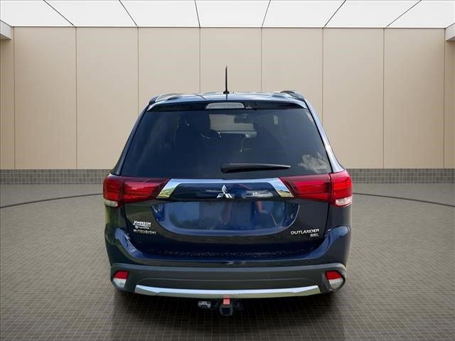 Used 2016 Mitsubishi Outlander SEL AWD/4WD image 19