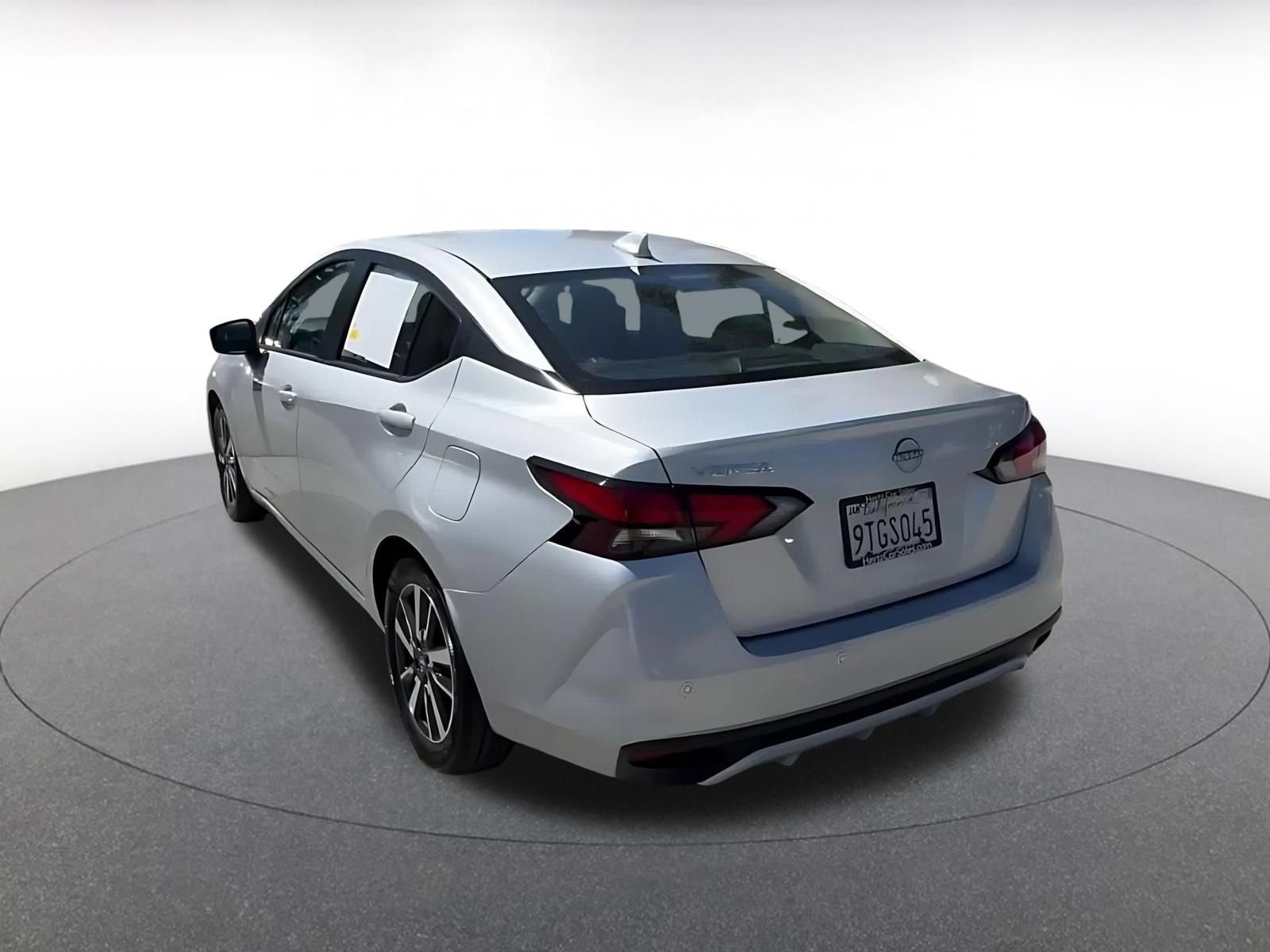 Used 2025 Nissan Versa SV image 11