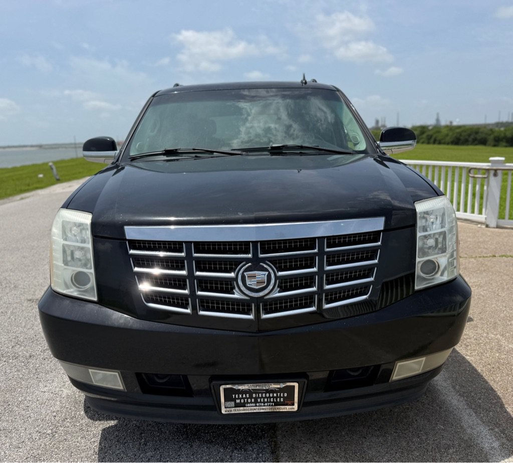 Used 2007 Cadillac Escalade ESV AWD w/ Information Package image 2