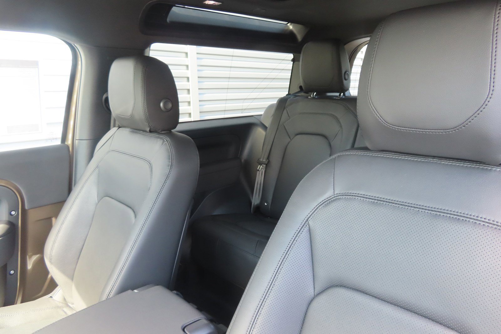 Used 2023 Land Rover Defender 90 S image 17