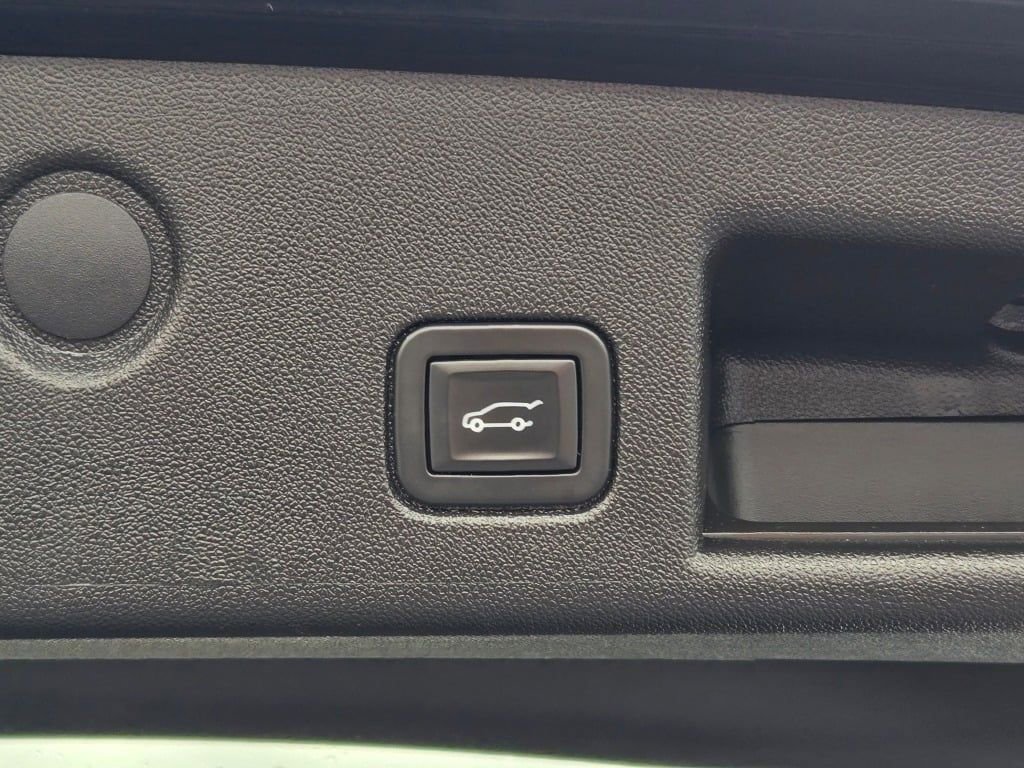 Used 2019 Chevrolet Equinox LT image 17