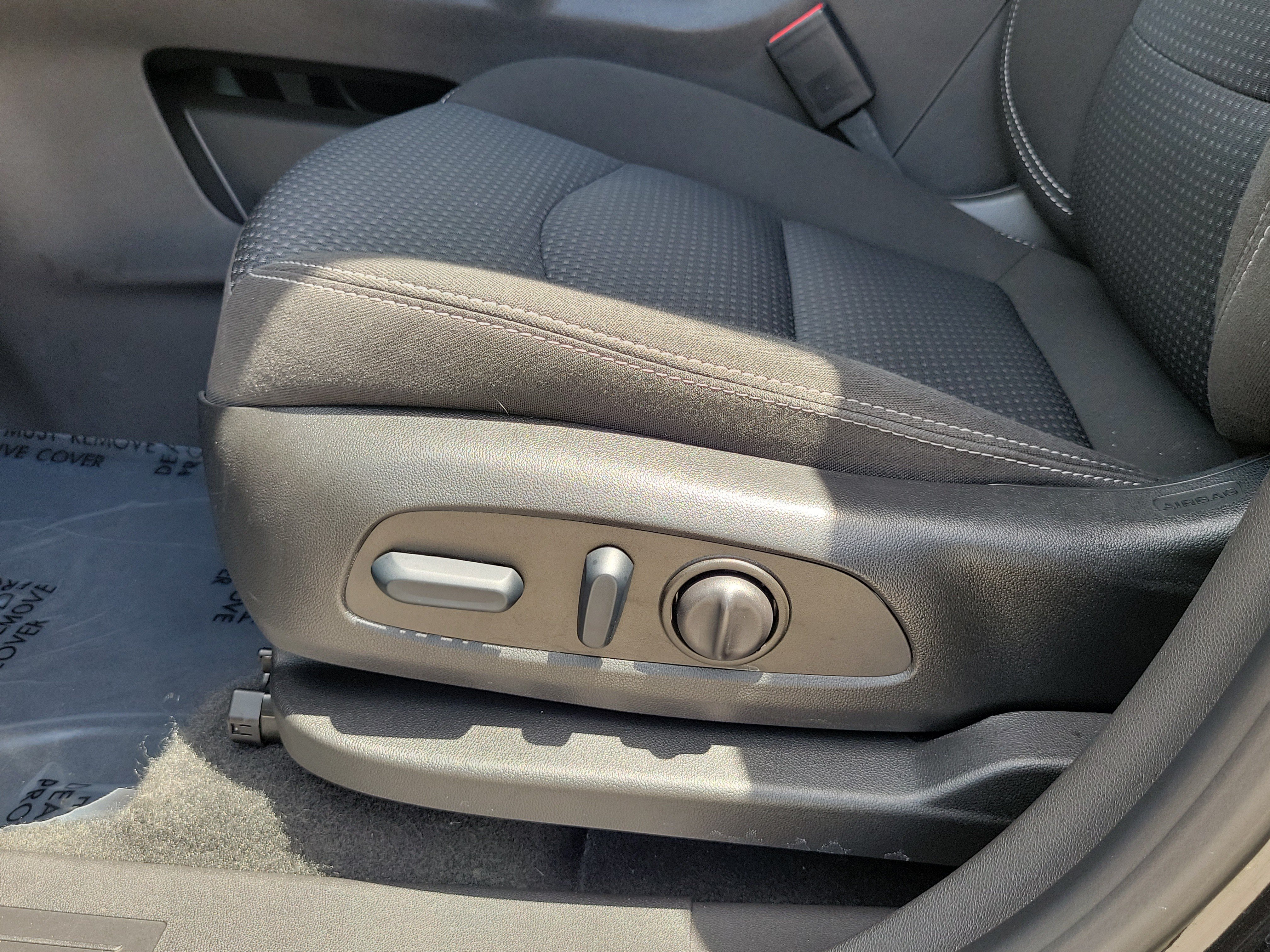 Used 2023 GMC Terrain SLE w/ Driver Convenience Package FWD image 13