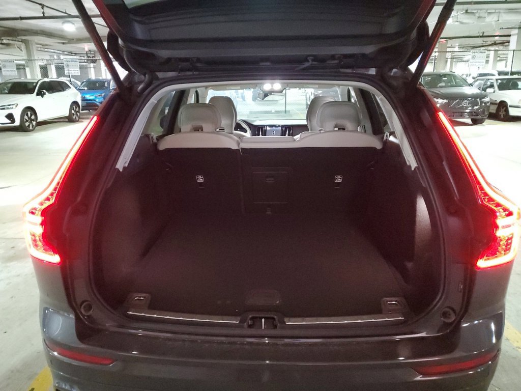 Certified 2024 Volvo XC60 B5 Plus w/ Climate Package AWD/4WD image 21