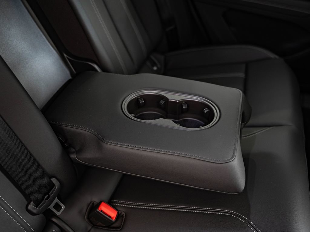 Used 2024 Audi Q4 e-tron Prestige image 48