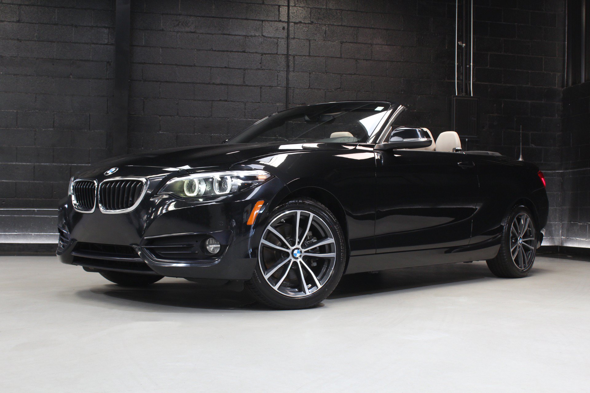 Used 2018 BMW 230i Convertible RWD image 5