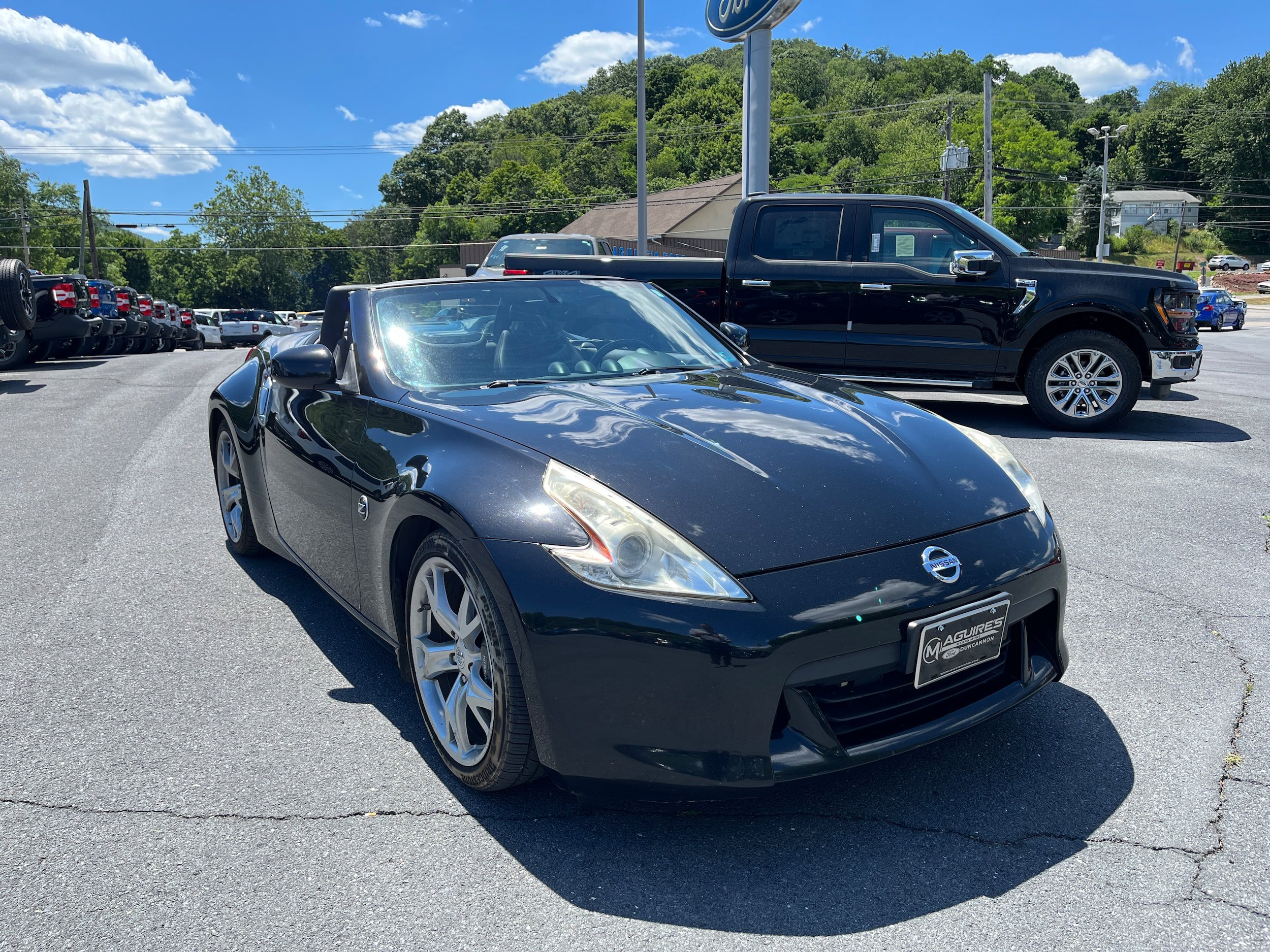 Used 2012 Nissan 370Z Touring w/ Sport Pkg RWD image 4