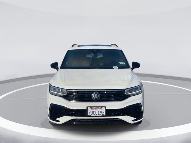 Used 2023 Volkswagen Tiguan SE R-Line image 2