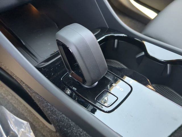 New 2025 Volvo EX40 Core w/ Climate Package image 23