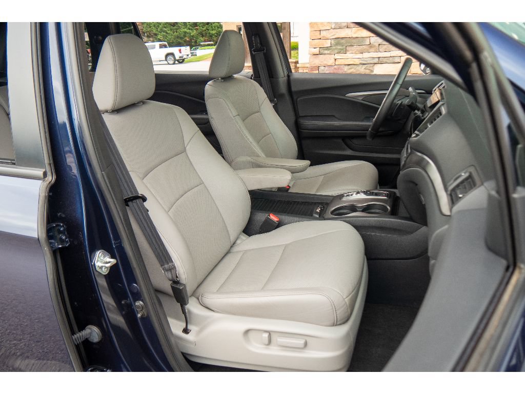 Used 2023 Honda Passport EX-L image 16