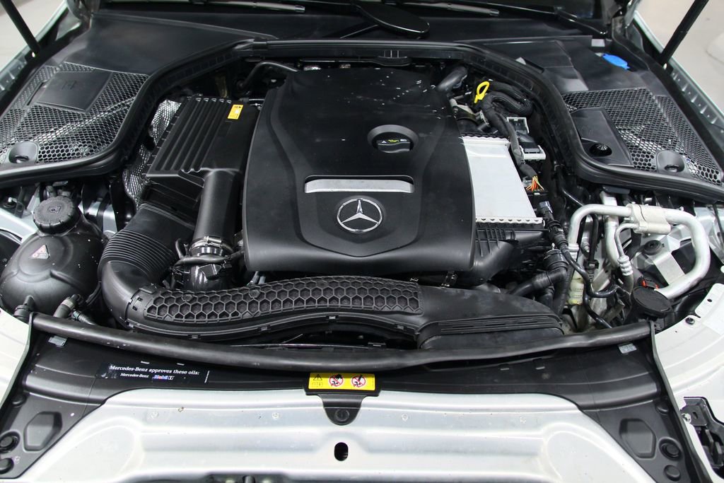 Certified 2018 Mercedes-Benz C 300 4MATIC Sedan image 33
