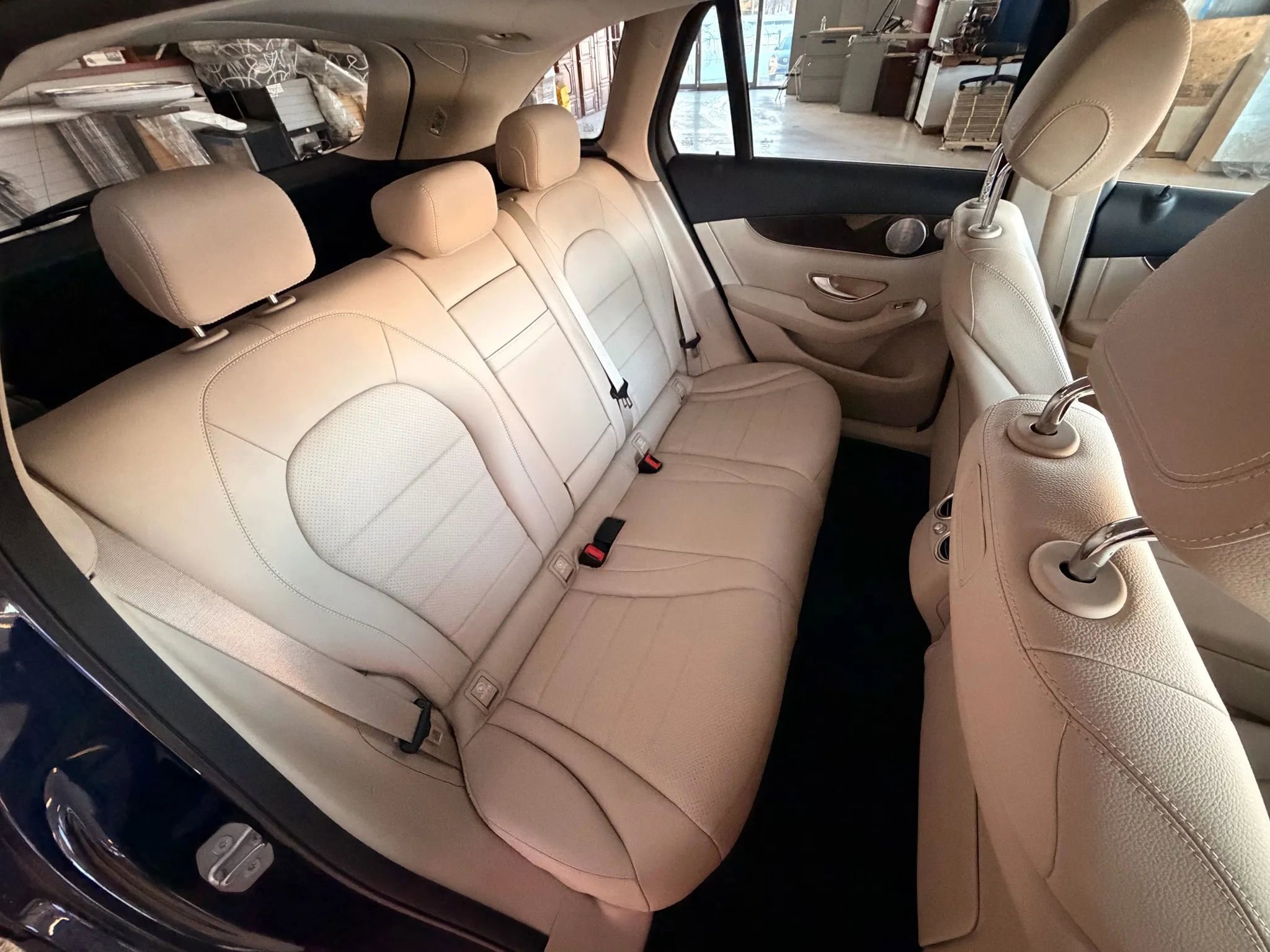 Used 2019 Mercedes-Benz GLC 300 4MATIC image 18