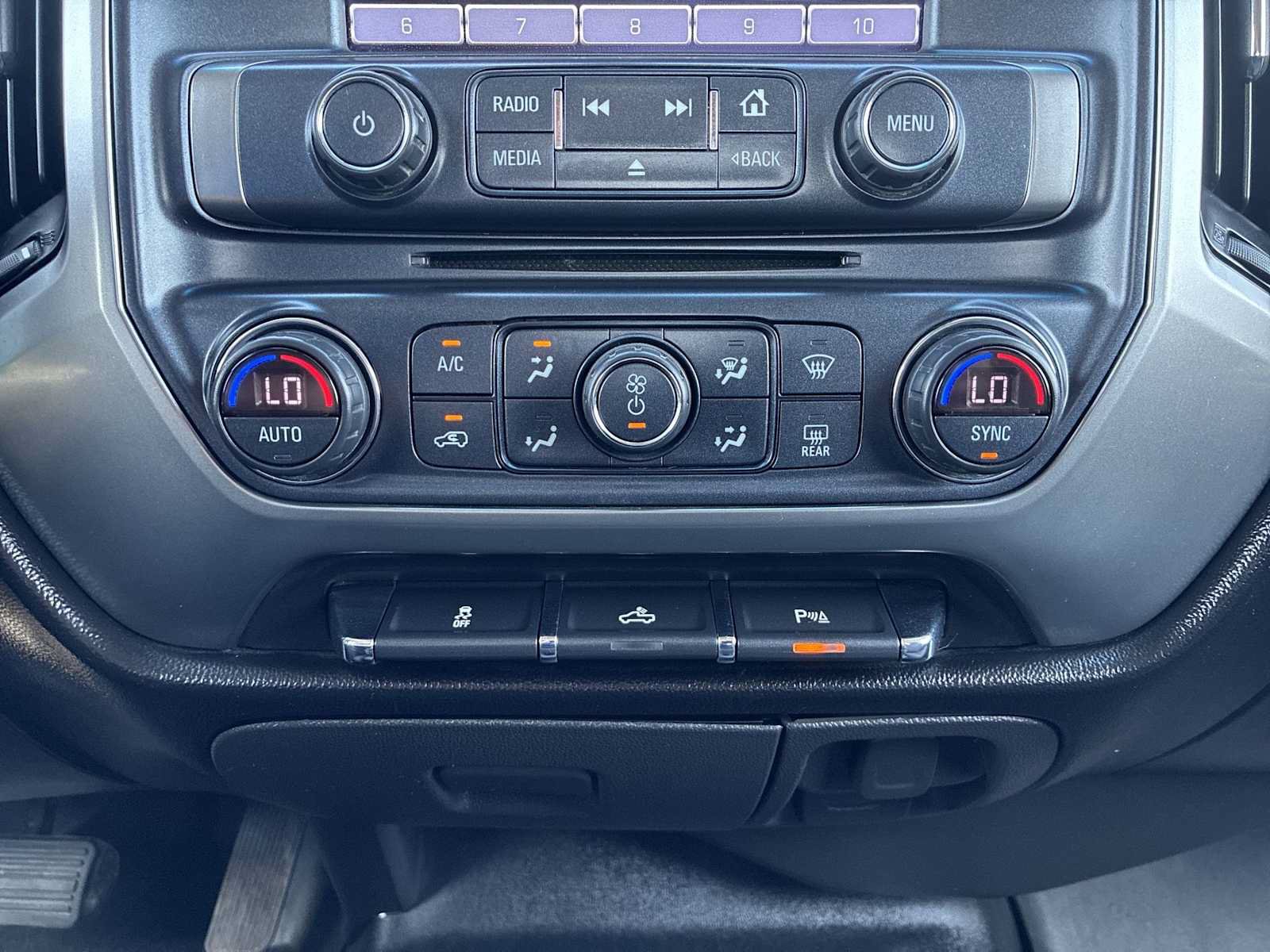 Used 2018 Chevrolet Silverado 1500 LT w/ LT Fleet Convenience Package AWD/4WD image 16