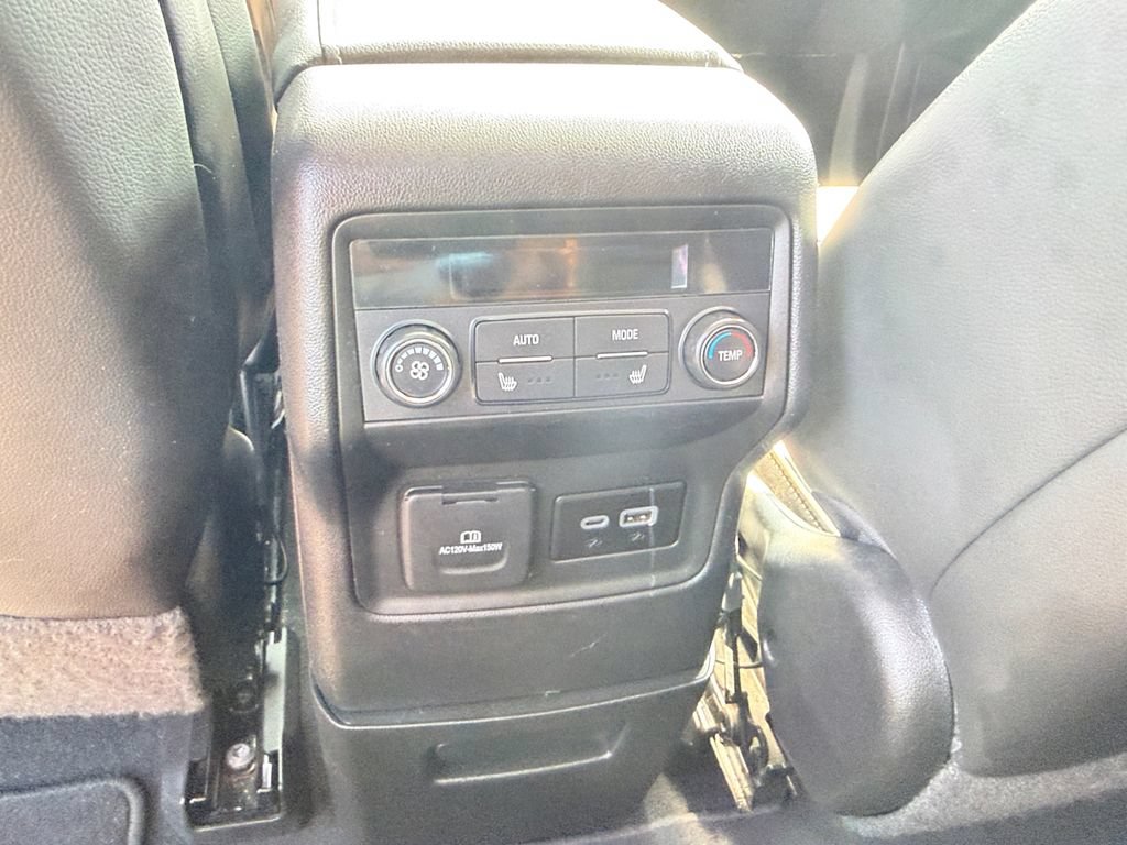 Used 2023 GMC Acadia Denali w/ Denali Technology Package AWD/4WD image 35