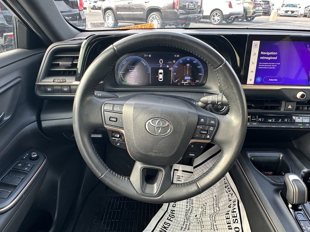 Used 2023 Toyota Crown image 13