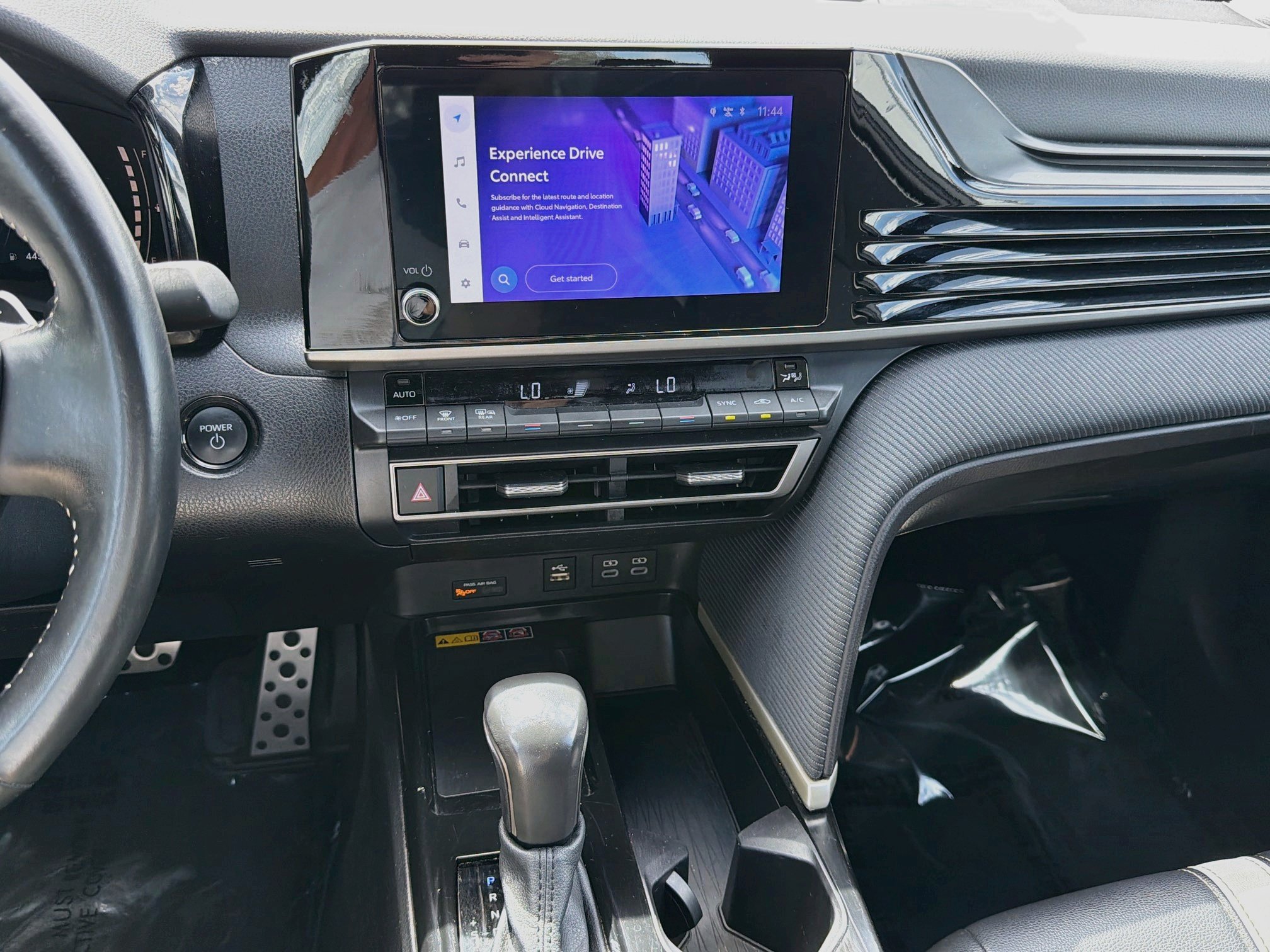 Used 2025 Toyota Camry SE FWD image 25