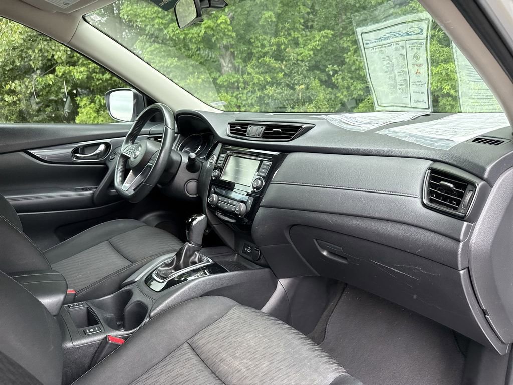 Used 2018 Nissan Rogue SV image 28