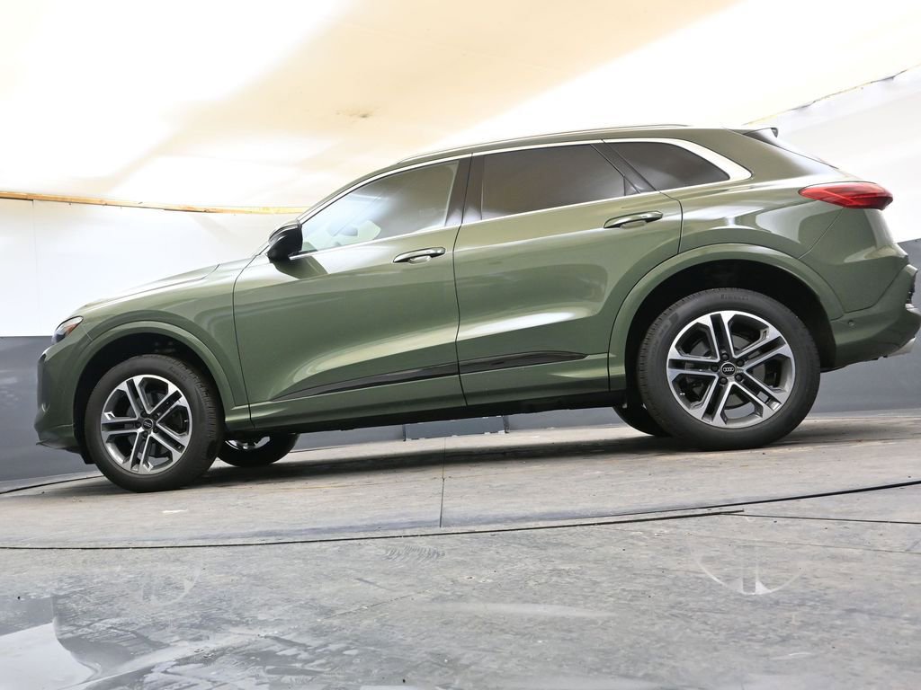 Certified 2025 Audi Q5 Premium Plus w/ Premium Plus image 39