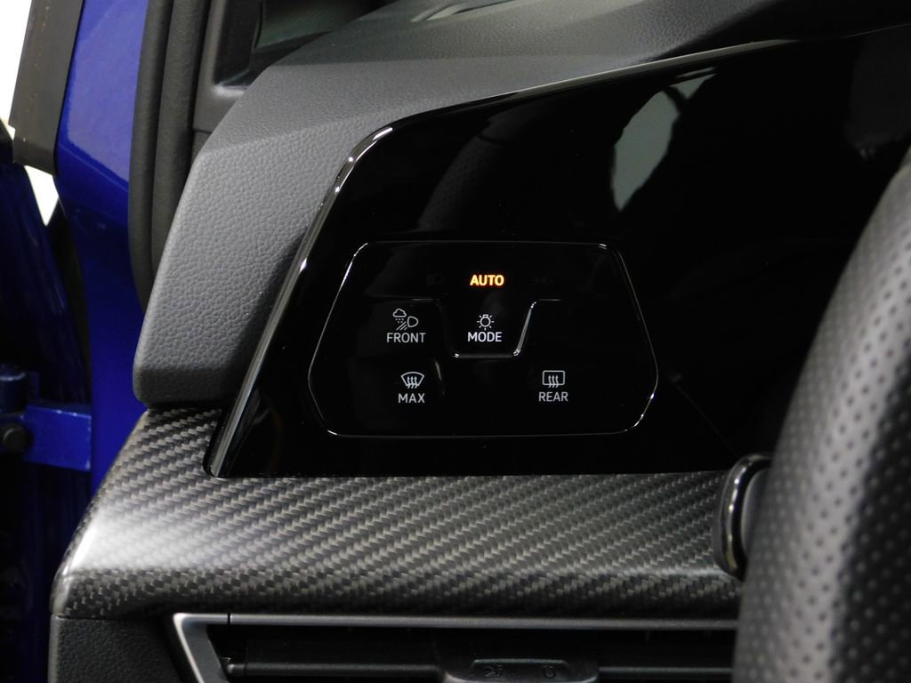 Used 2025 Volkswagen Golf R Black Edition image 43