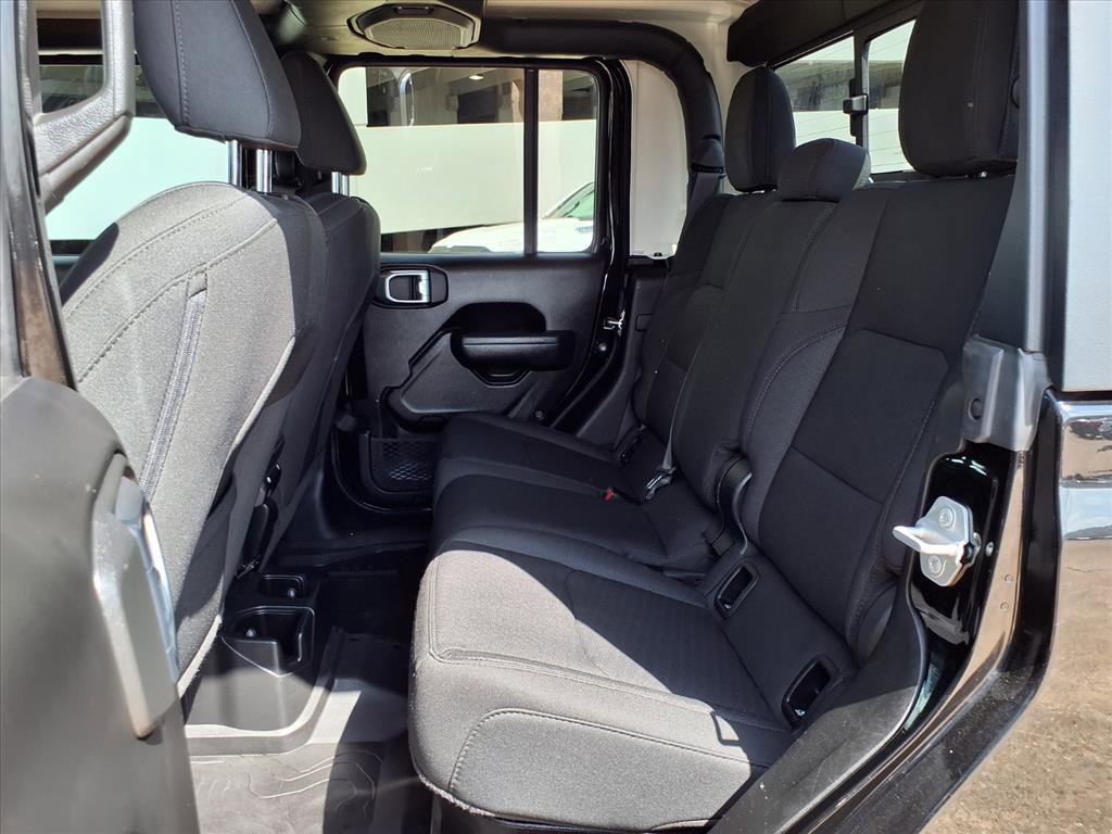 Used 2023 Jeep Gladiator Sport image 18