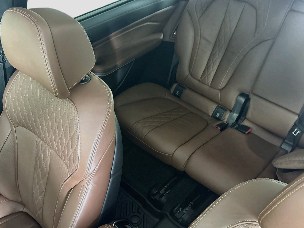 Used 2021 BMW X7 M50i w/ Dynamic Handling Package AWD/4WD image 27