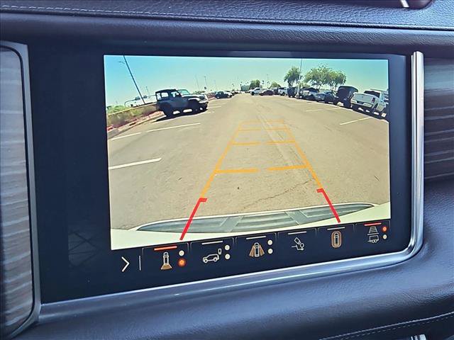 Used 2023 GMC Yukon XL Denali AWD/4WD image 17