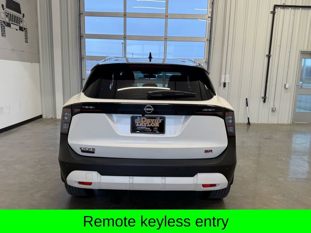 Used 2025 Nissan Kicks SR image 4
