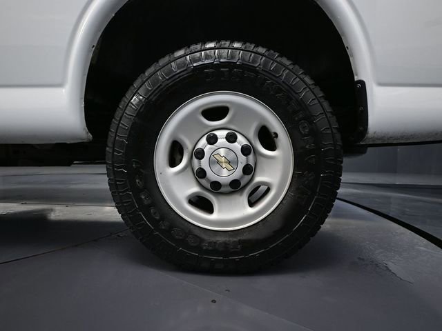 Used 2022 Chevrolet Express 2500 w/ Driver Convenience Package image 12