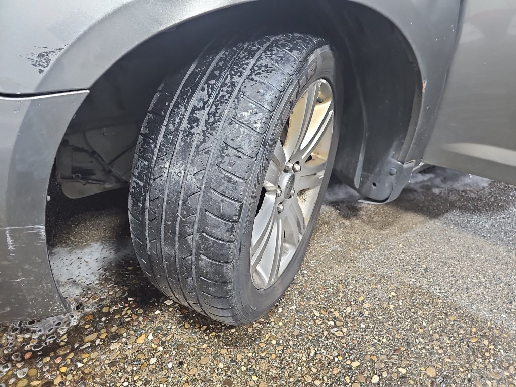 Used 2011 Chrysler 200 Touring FWD image 34