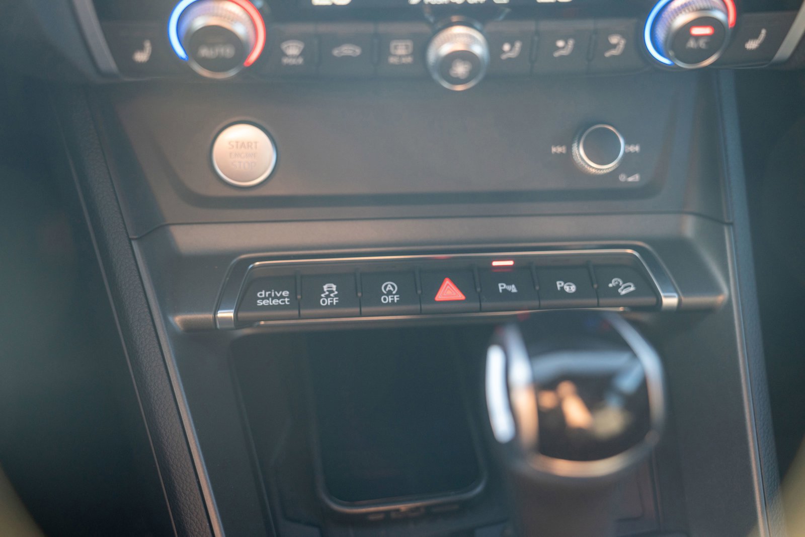 Used 2019 Audi Q3 2.0T Prestige w/ Prestige Package image 20