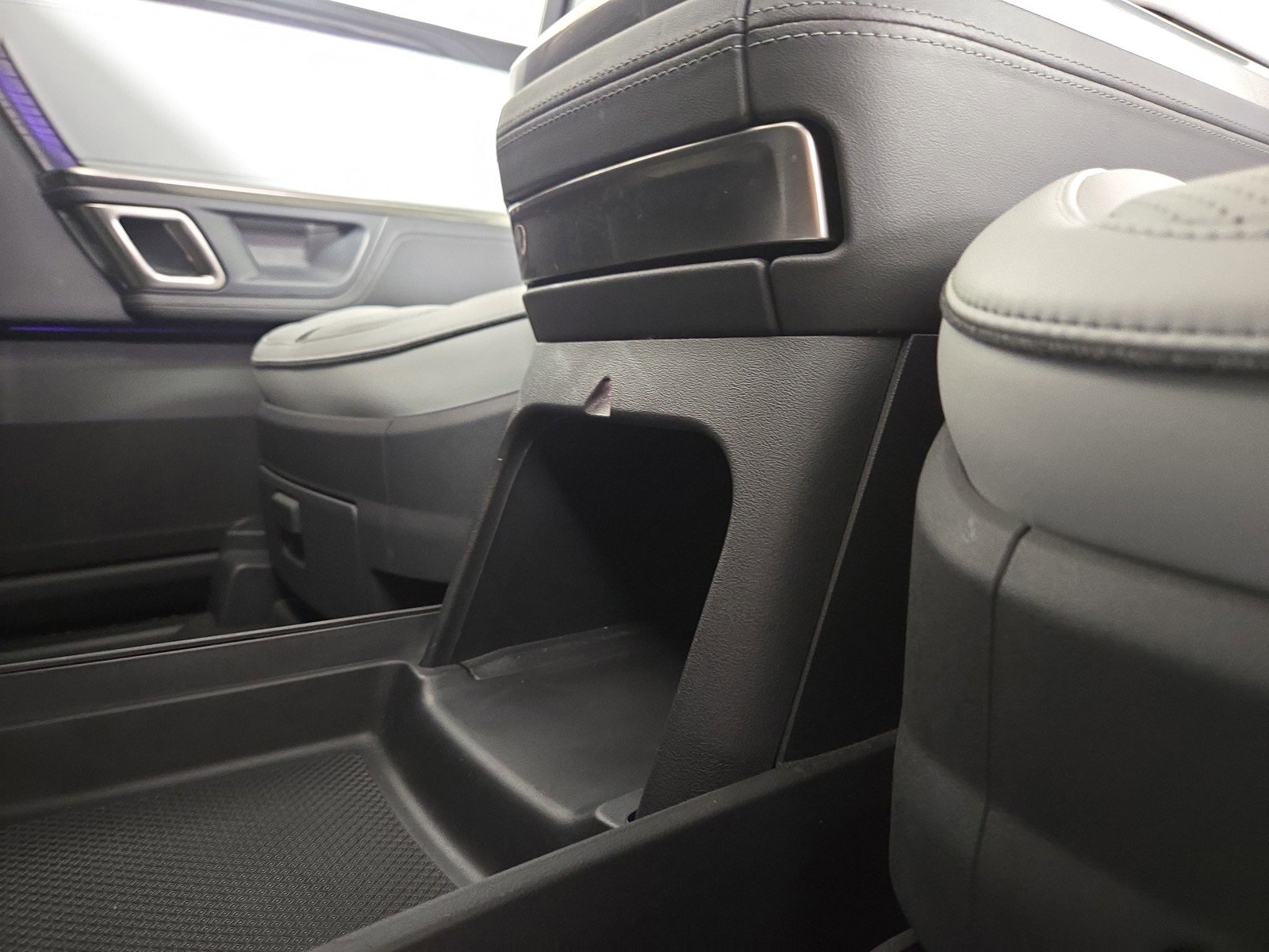 Used 2023 Rivian R1T Adventure image 31