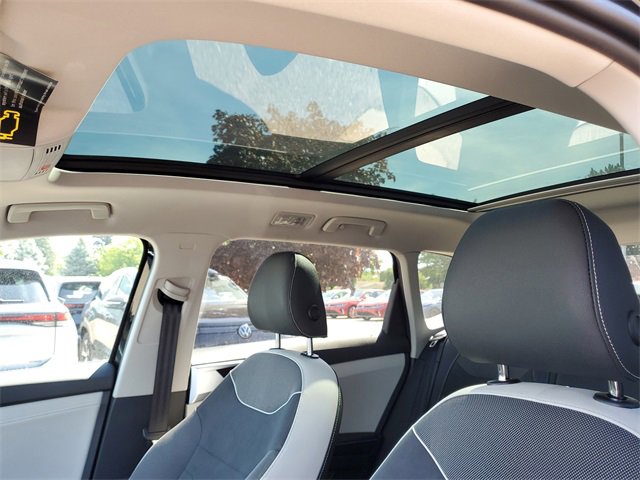 New 2025 Volkswagen Taos SE image 18