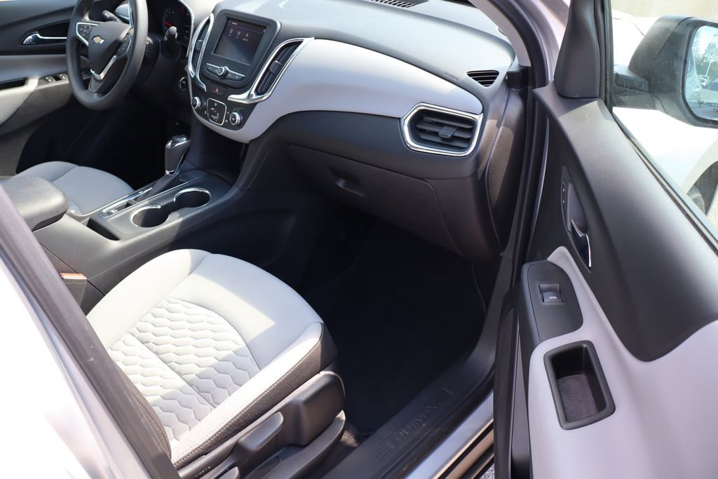 Used 2020 Chevrolet Equinox LS w/ LS Convenience Package FWD image 41