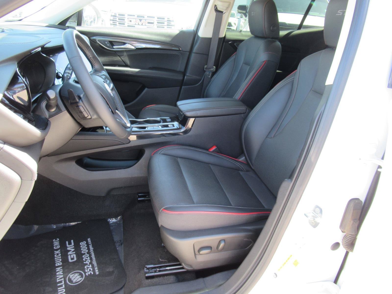 Used 2023 Buick Envision Essence w/ Sport Touring Package AWD/4WD image 19