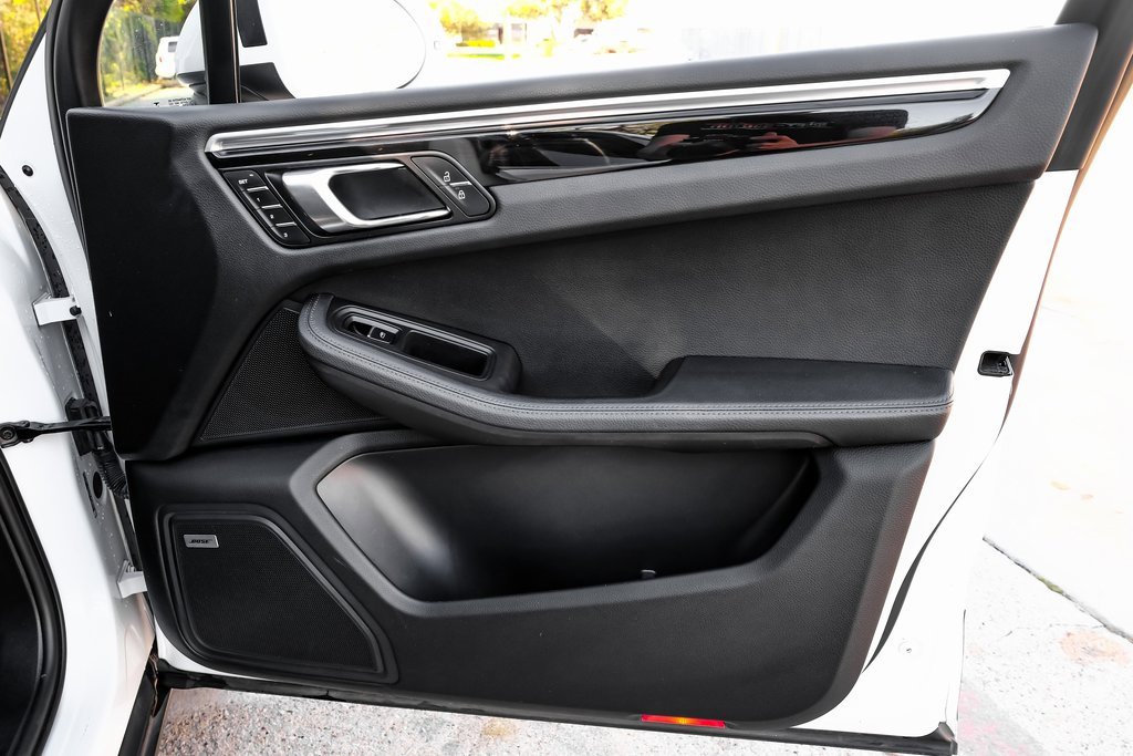 Used 2021 Porsche Macan image 46