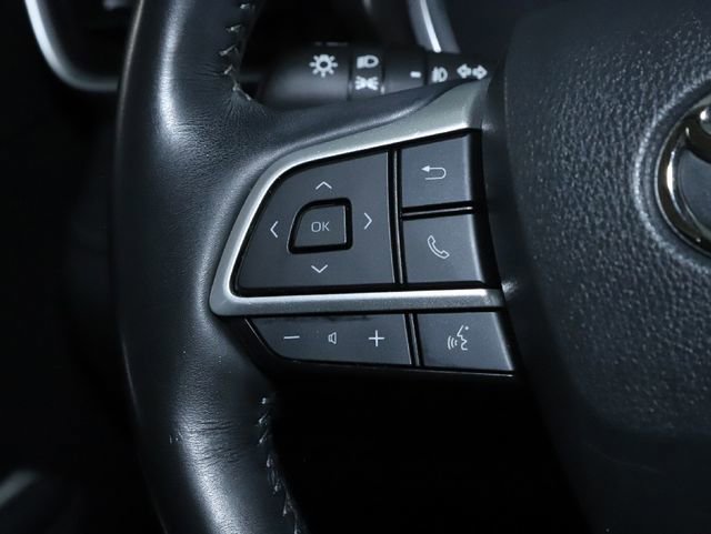 Used 2023 Toyota Highlander Limited image 35