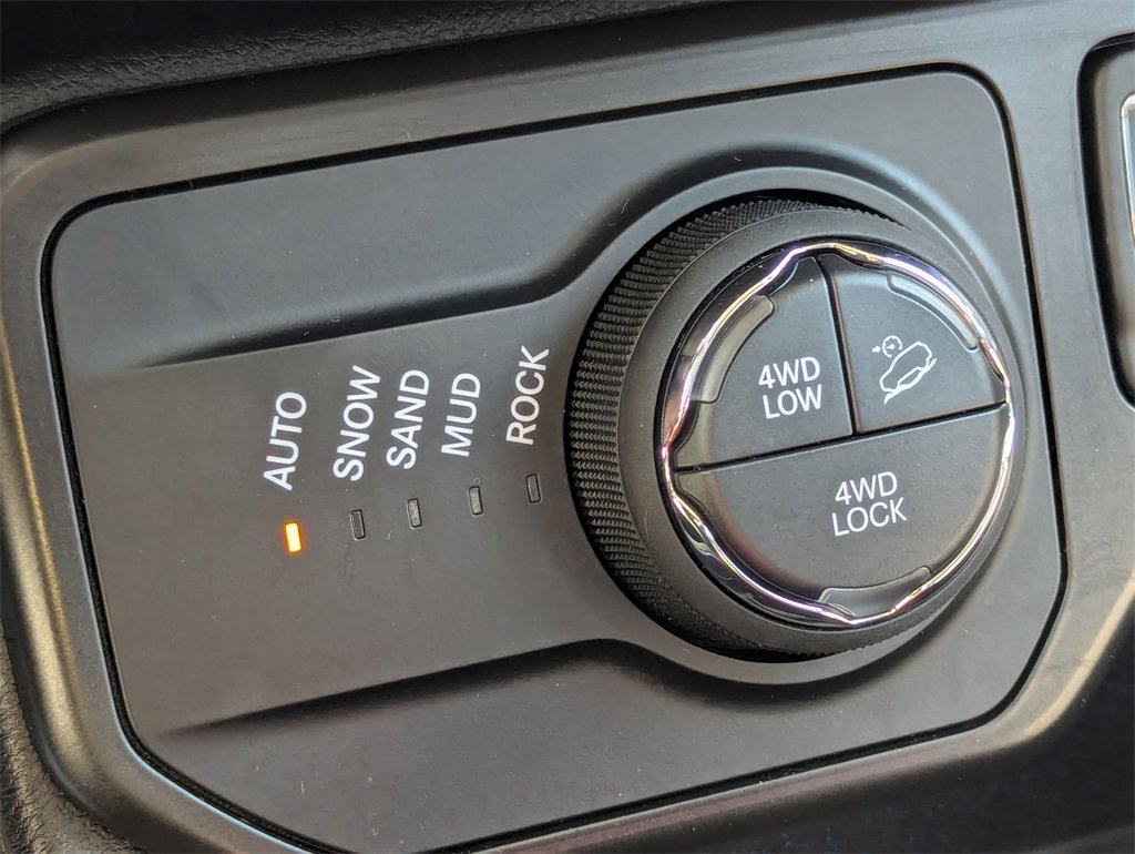 Used 2022 Jeep Renegade Trailhawk image 22