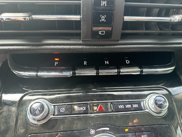 Used 2022 Lincoln Corsair AWD w/ Premium Package image 26