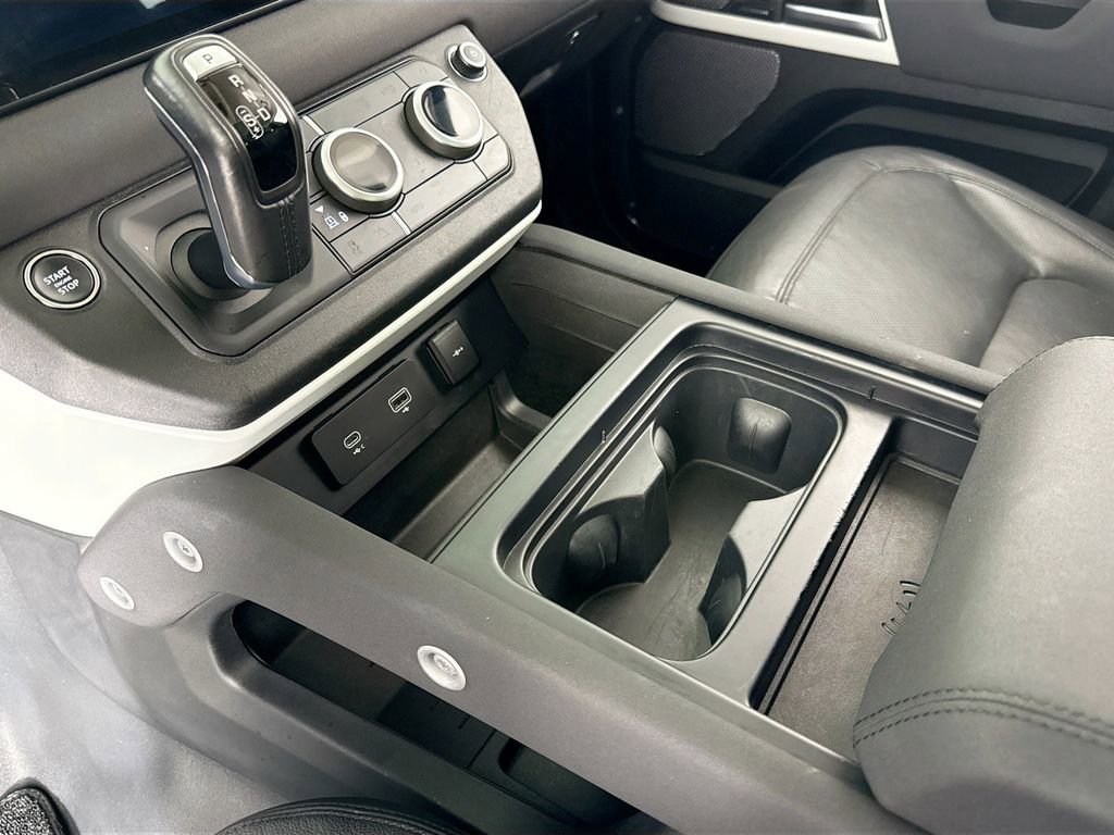 Used 2023 Land Rover Defender 90 S image 21