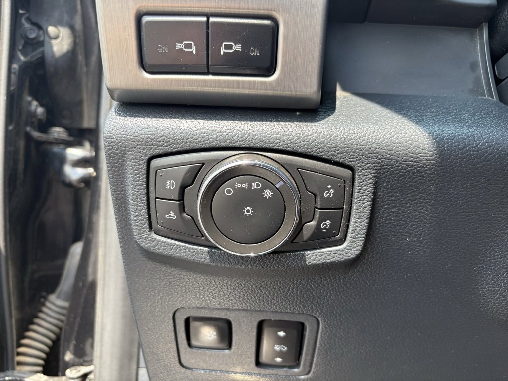 Used 2022 Ford F350 Platinum image 17