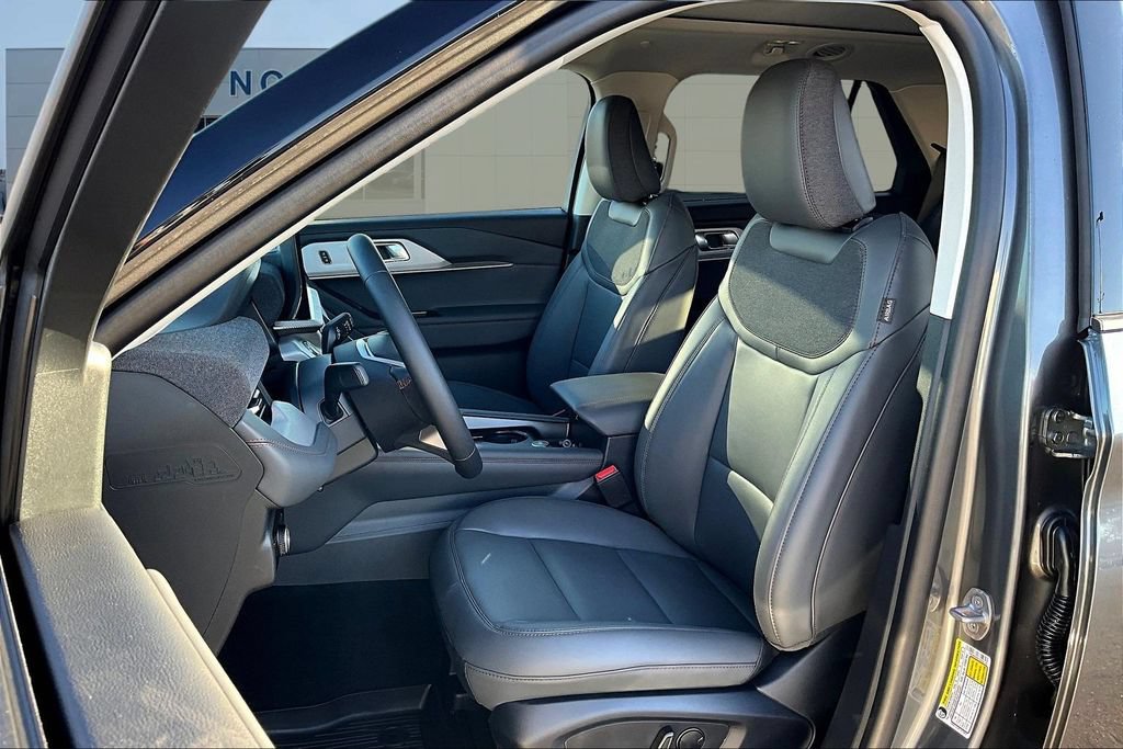 New 2026 Ford Explorer Active w/ Active Comfort Package AWD/4WD image 26