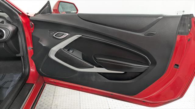Used 2018 Chevrolet Camaro LT w/ RS Package image 19