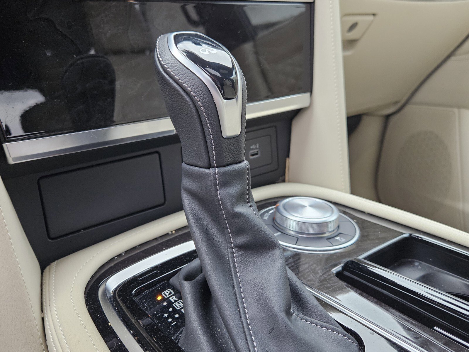 Certified 2024 INFINITI QX80 Sensory w/ All-Season Package image 21