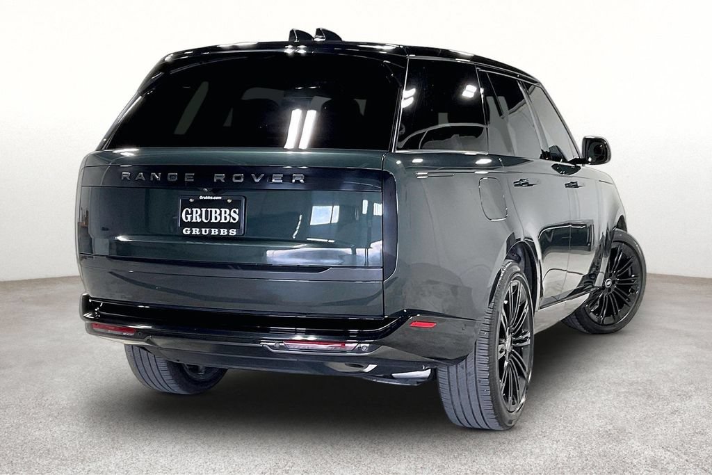 Used 2025 Land Rover Range Rover SE AWD/4WD image 2